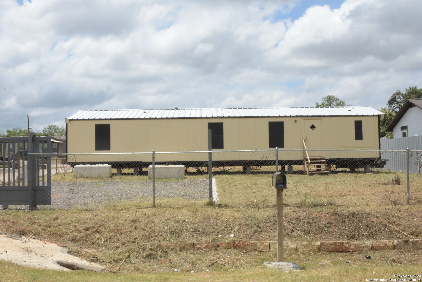 Property Photo: 7233 Palm Park Blvd TX 78223