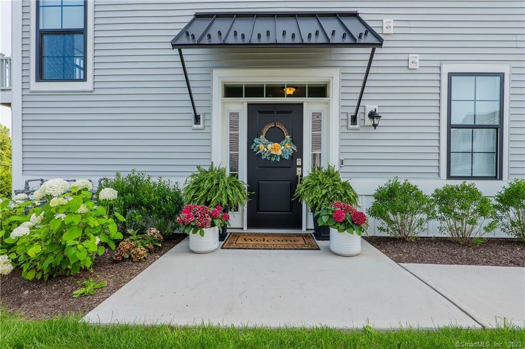 Property Photo: 135 Brentwood Circle 135 CT 06810