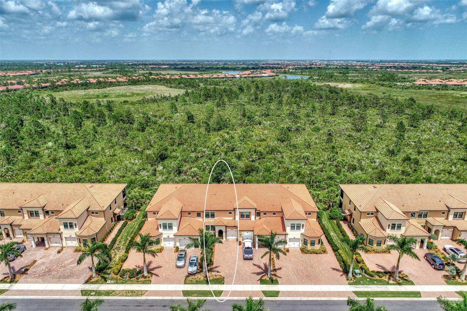 Property Photo: 10051 Crooked Creek Drive 102 FL 34293