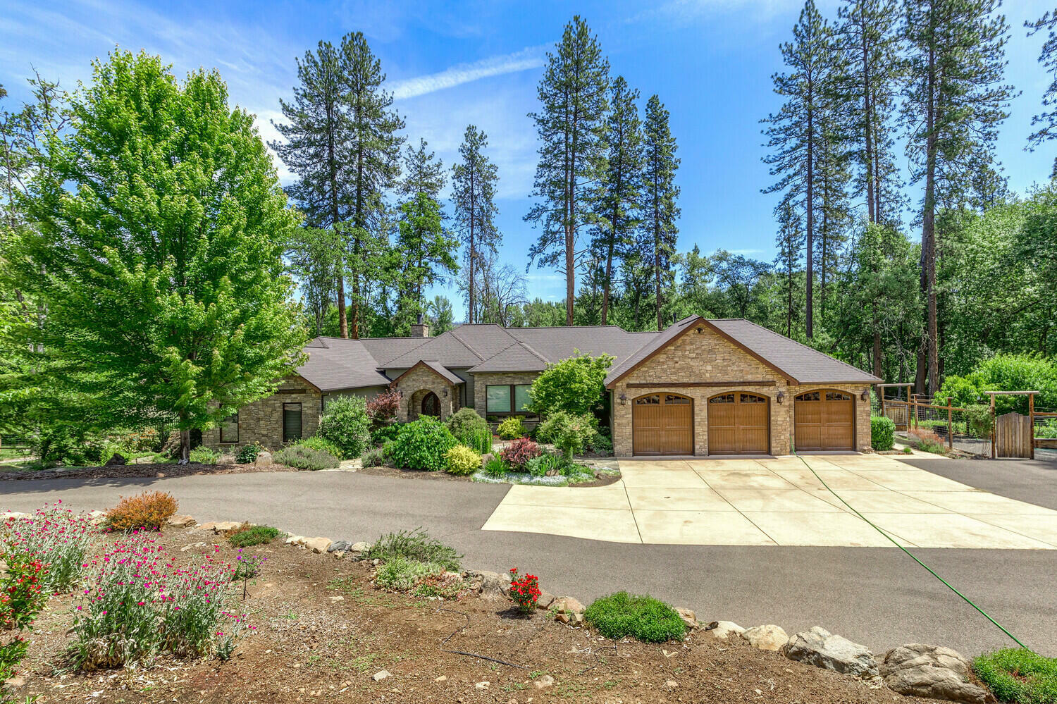 3446 Rogue River Drive  Eagle Point OR 97524 photo