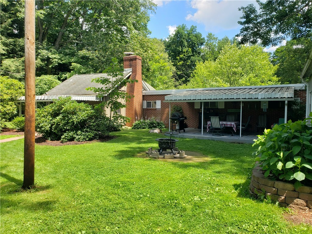 Property Photo:  333 Crestview Road  PA 16057 