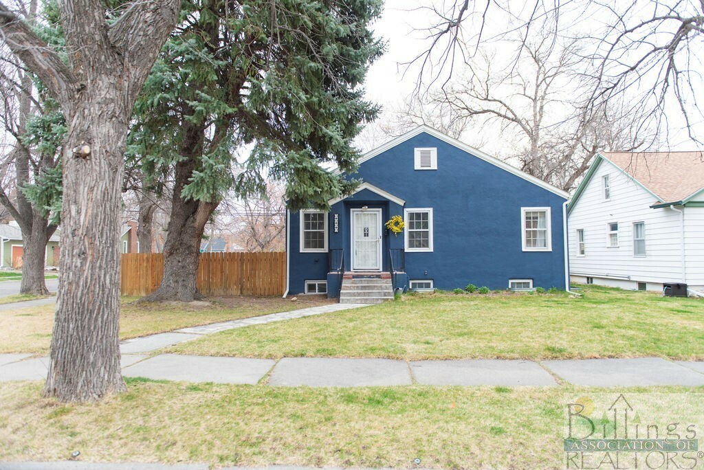 Property Photo:  2227 Pine St  MT 59101 