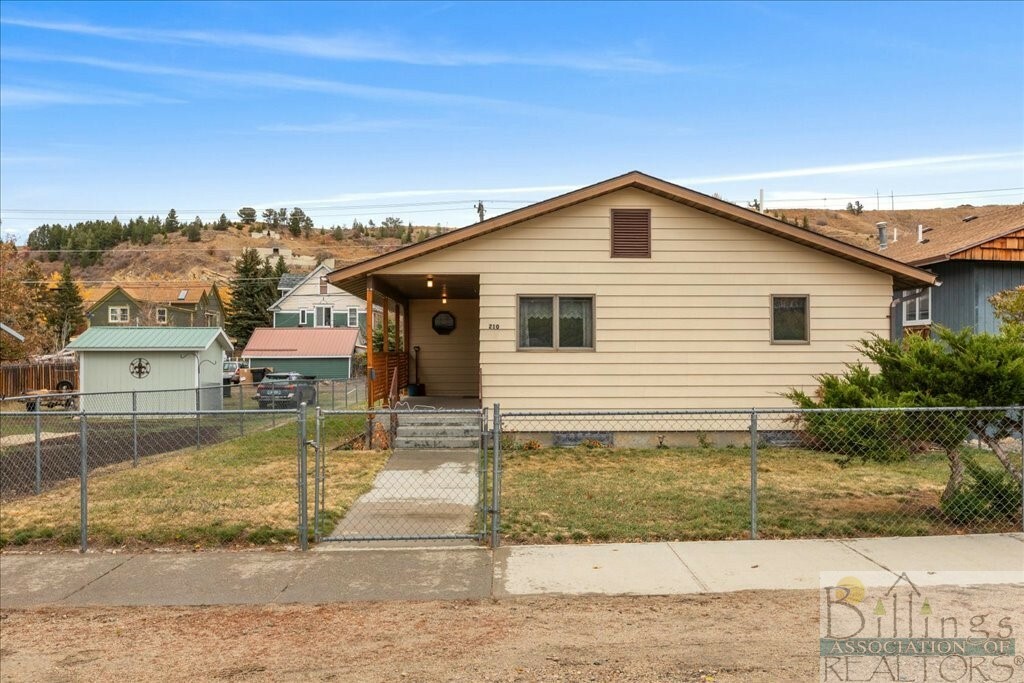 Property Photo: 210 Platt Ave South MT 59068