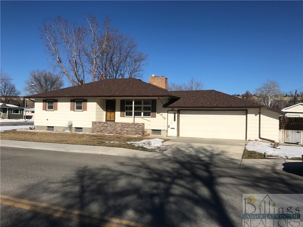 Property Photo: 1315 Parkhill Dr MT 59102