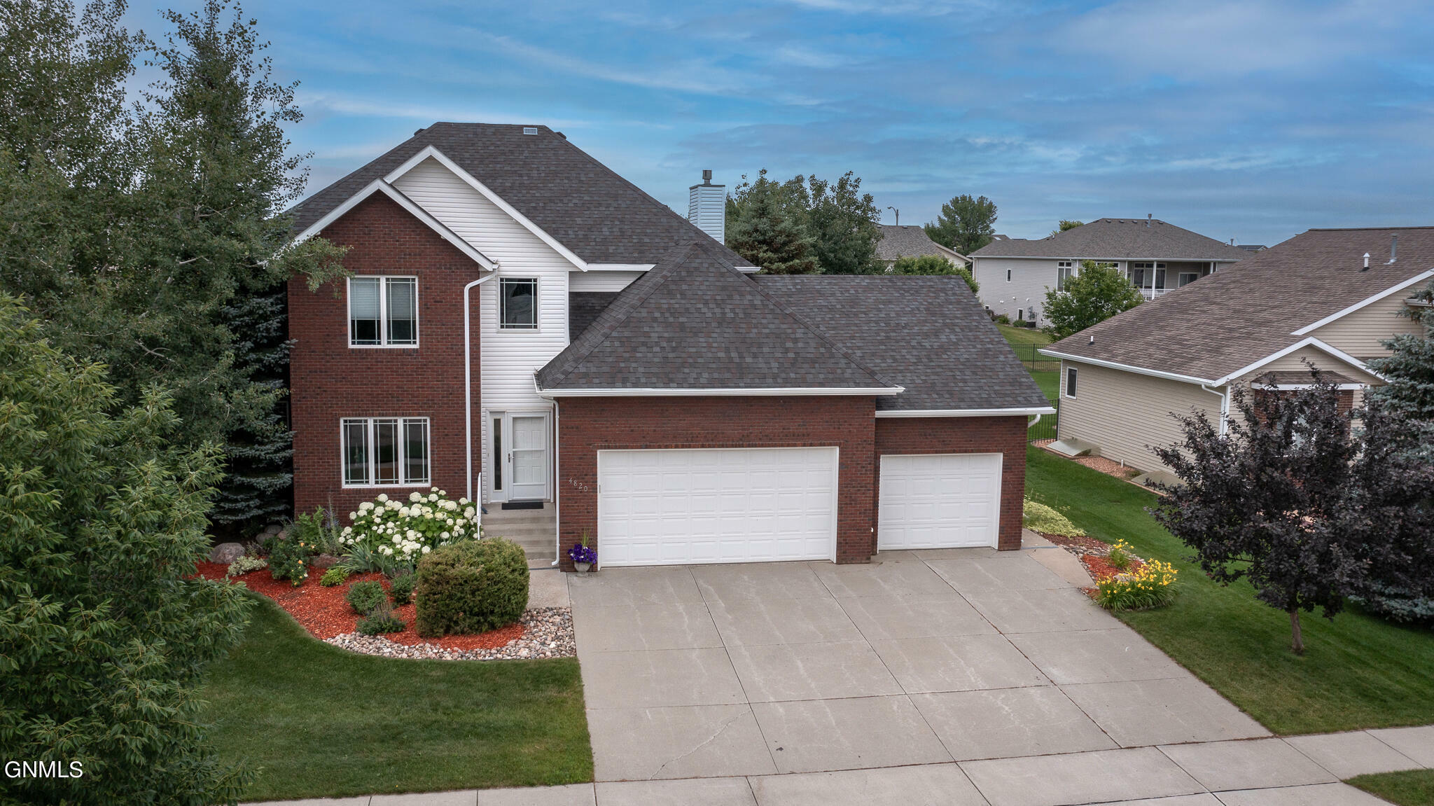 Property Photo:  4820 Amberglow Drive  ND 58503 