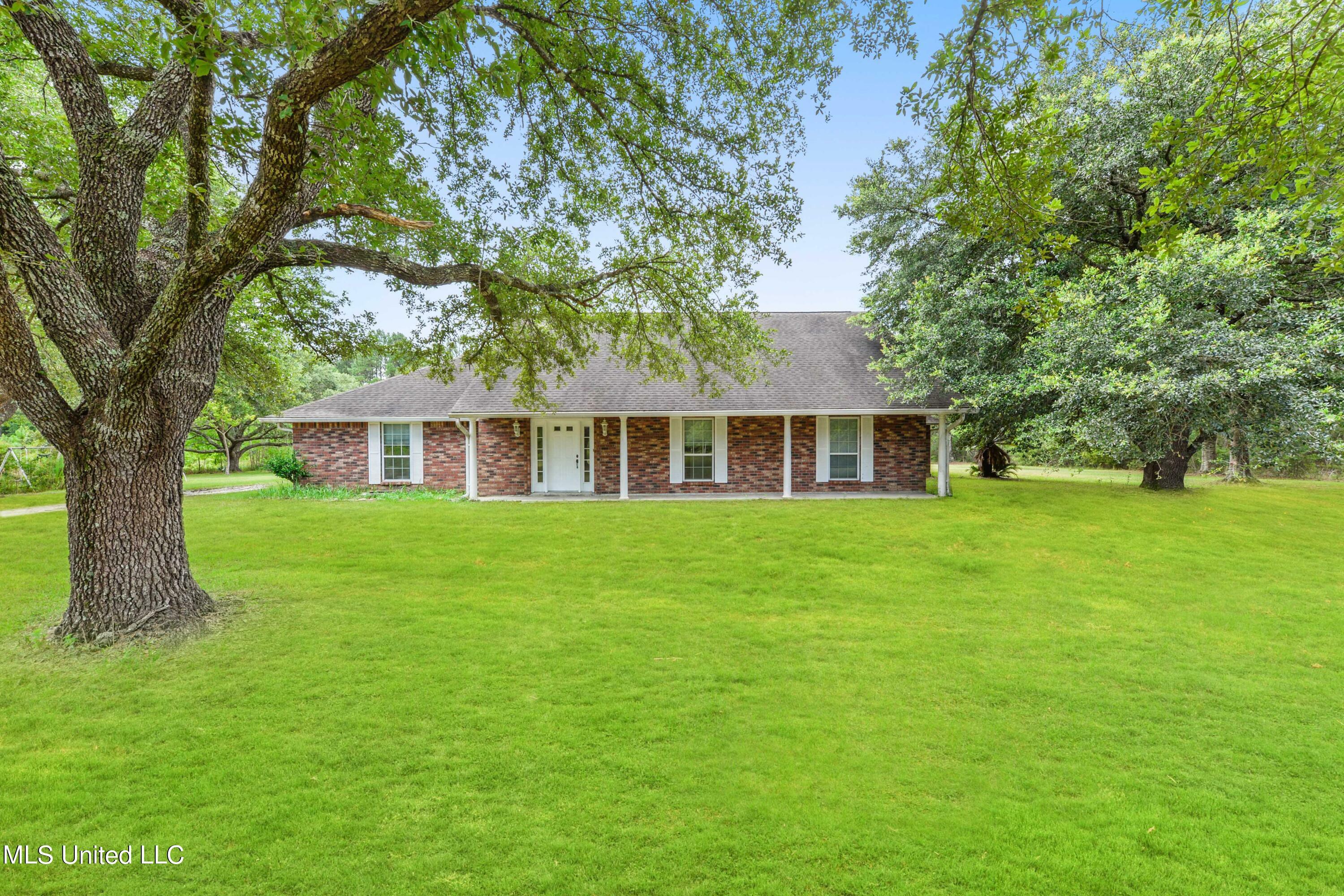 Property Photo: 5000 Six S Drive MS 39466