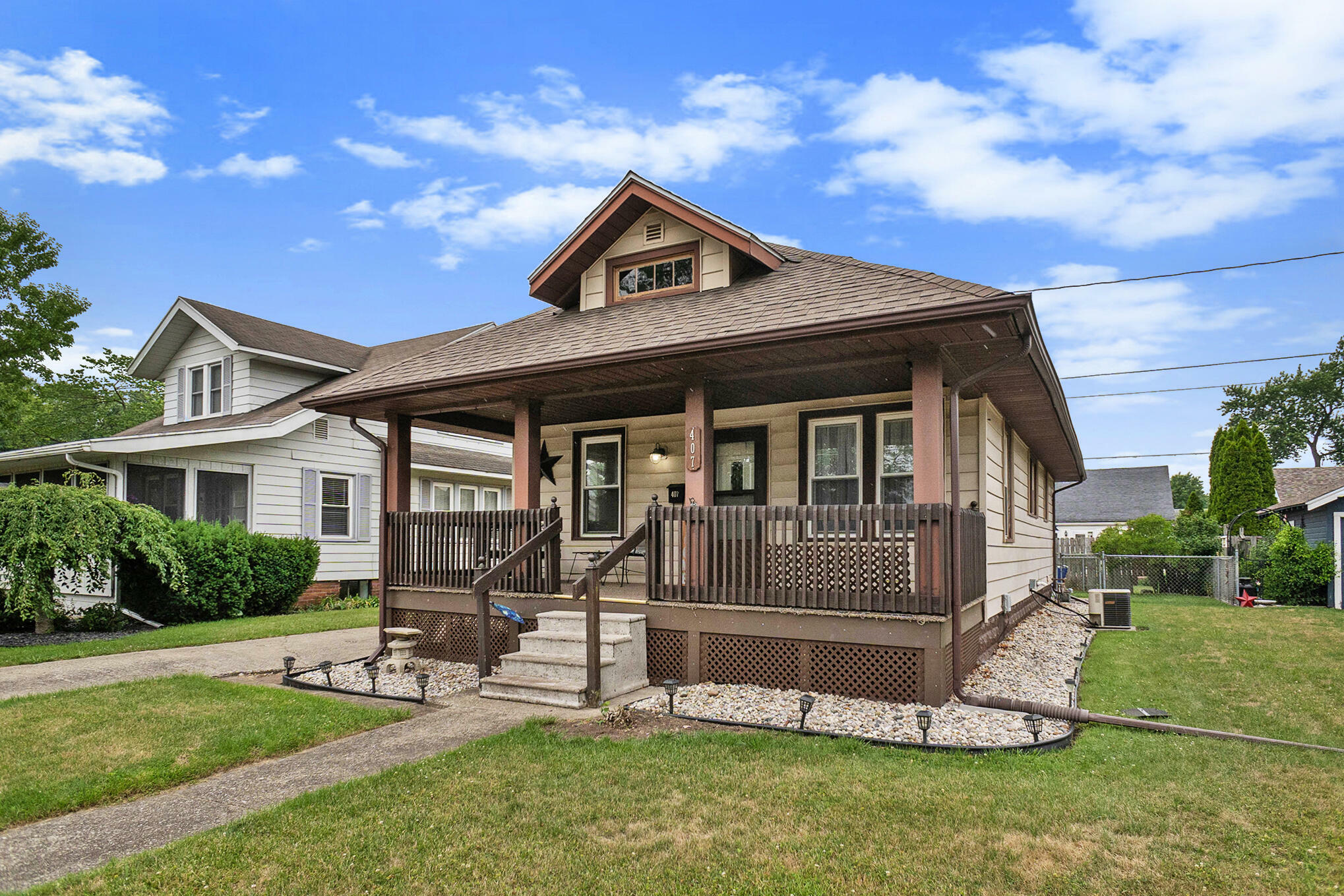 Property Photo:  407 S Lakeview Street  MI 49091 