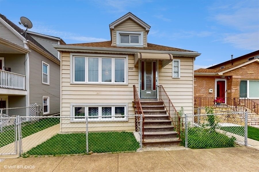 Property Photo: 4060 N McVicker Avenue IL 60634