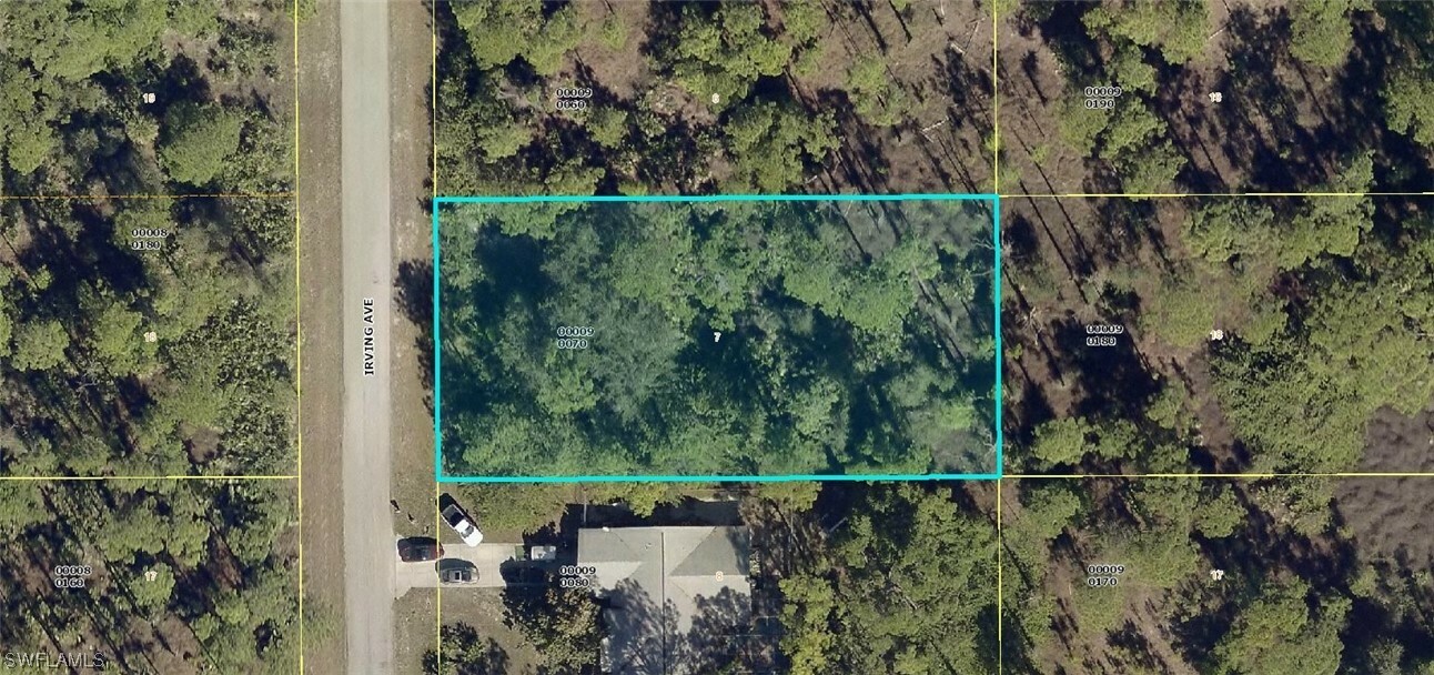 Property Photo: 1212 Irving Avenue FL 33972