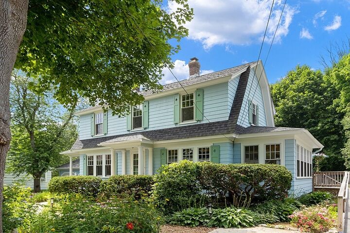 Property Photo:  38 Lincoln Street  MA 01810 