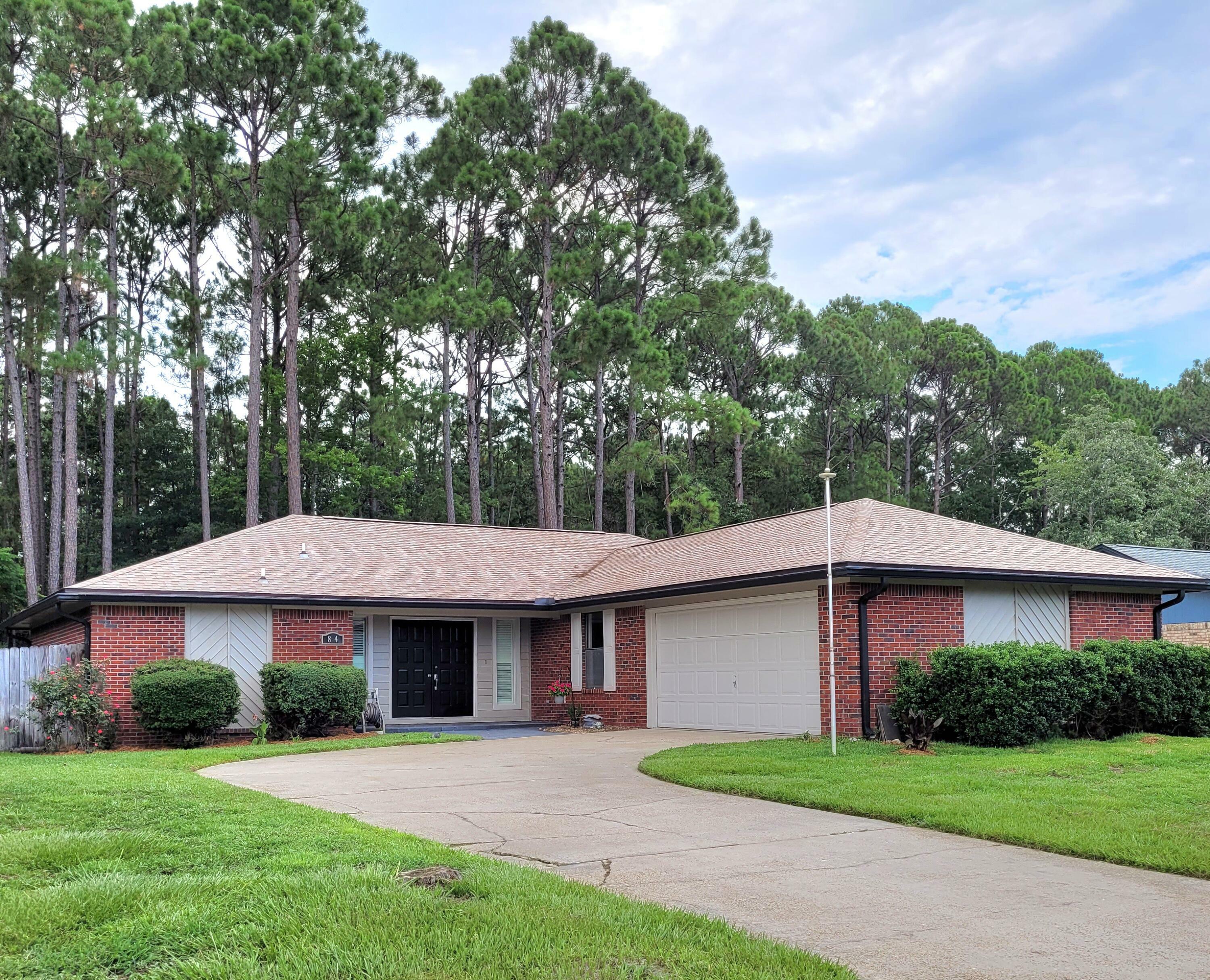 Property Photo:  814 Overbrook Drive  FL 32547 