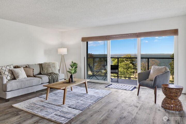 Property Photo:  444 S State Street 105  WA 98225 