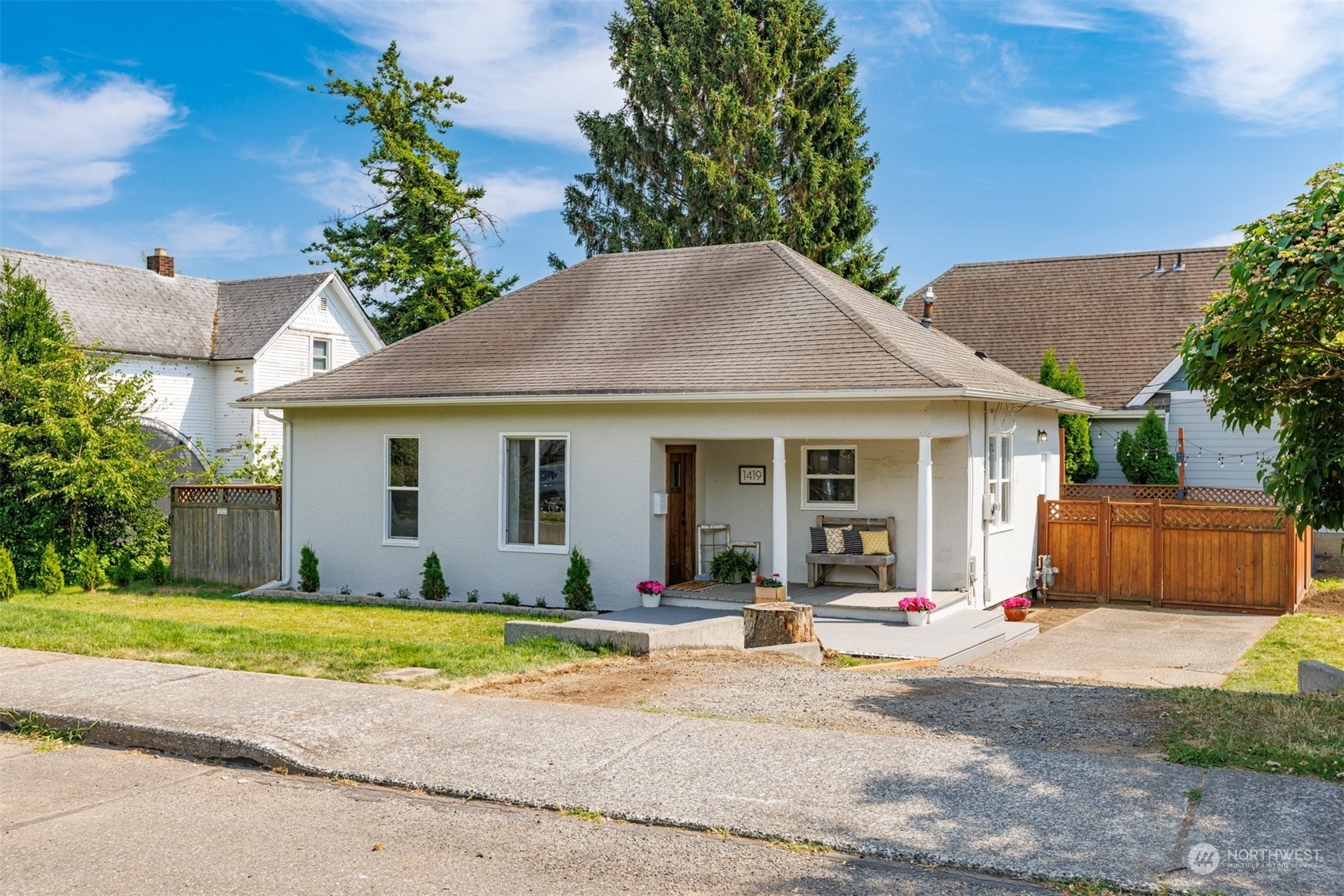 Property Photo:  1419 E Street  WA 98264 