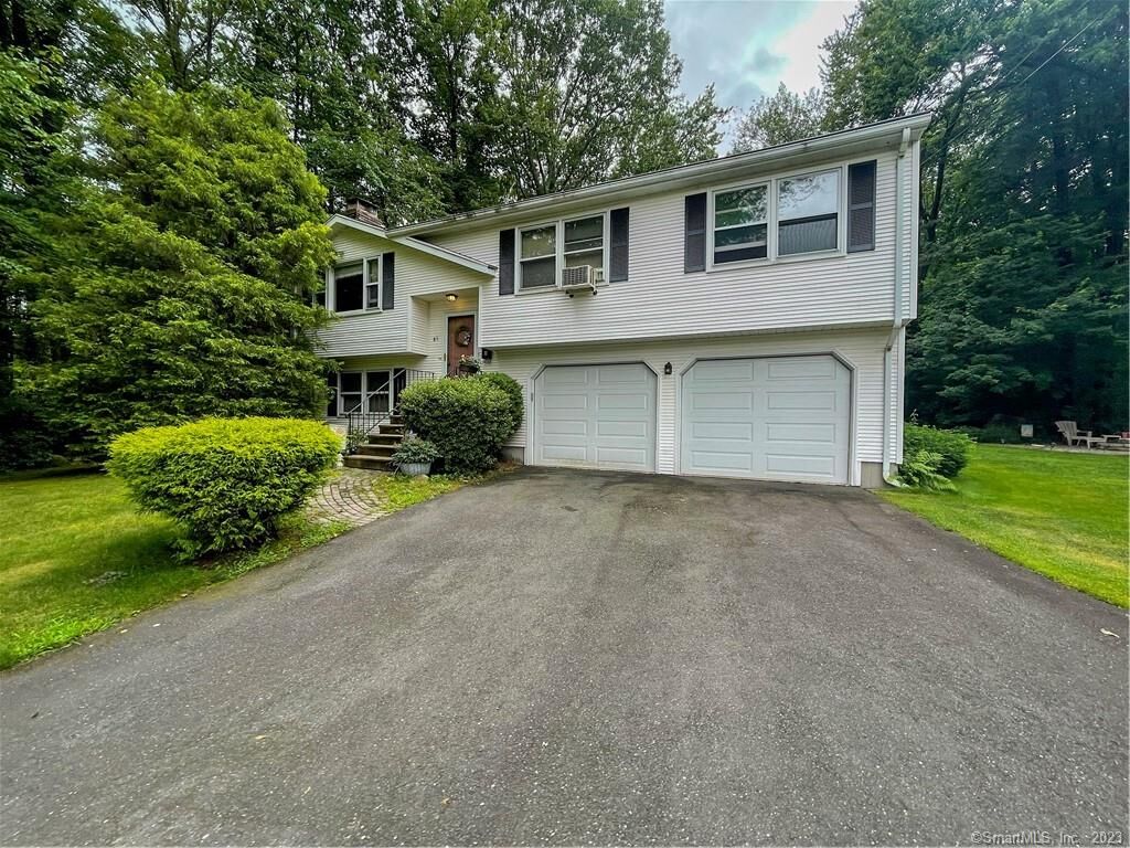 Property Photo:  85 Mossa Drive  CT 06010