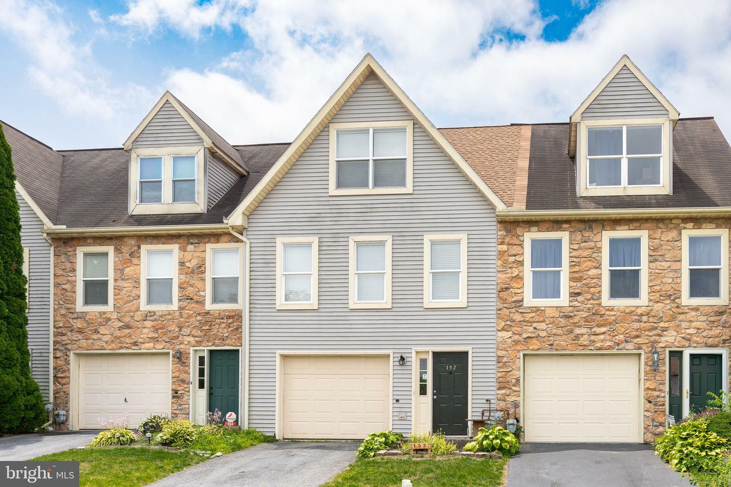 Property Photo: 152 Acorn Lane PA 17554