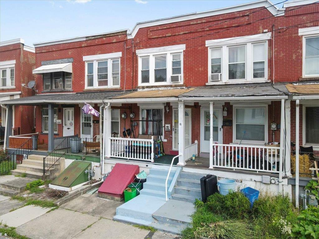 Property Photo:  1924 Glendale Avenue  PA 18018 