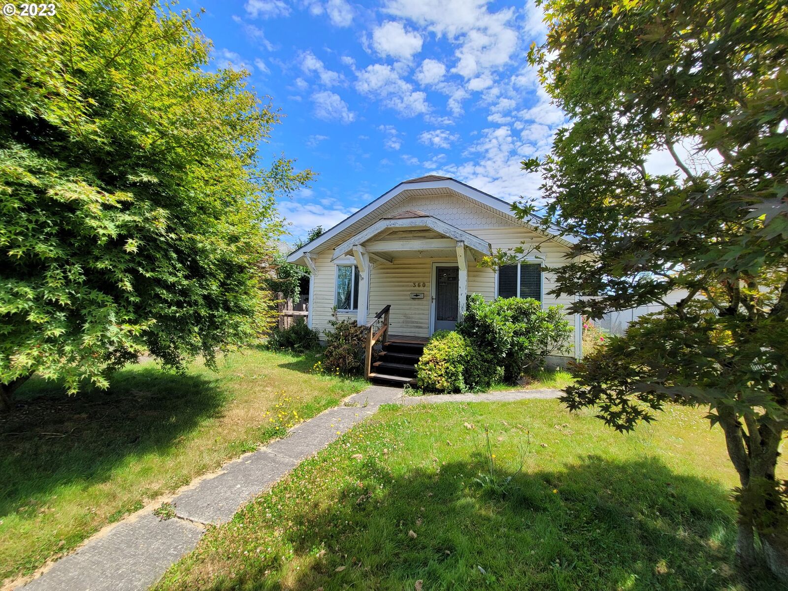 Property Photo: 360 19th Ave WA 98632