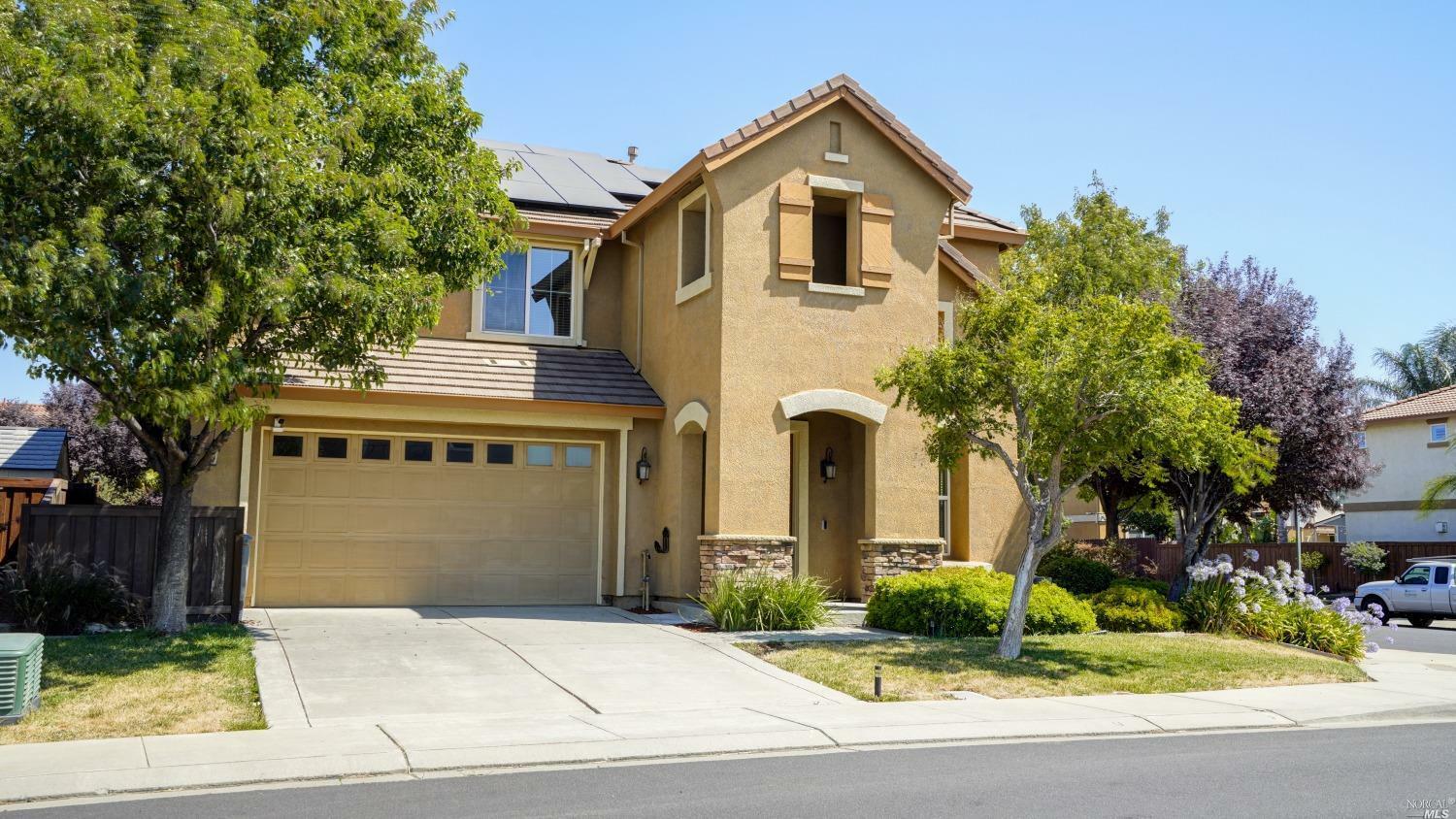 Property Photo:  900 Lancaster Street  CA 95687 