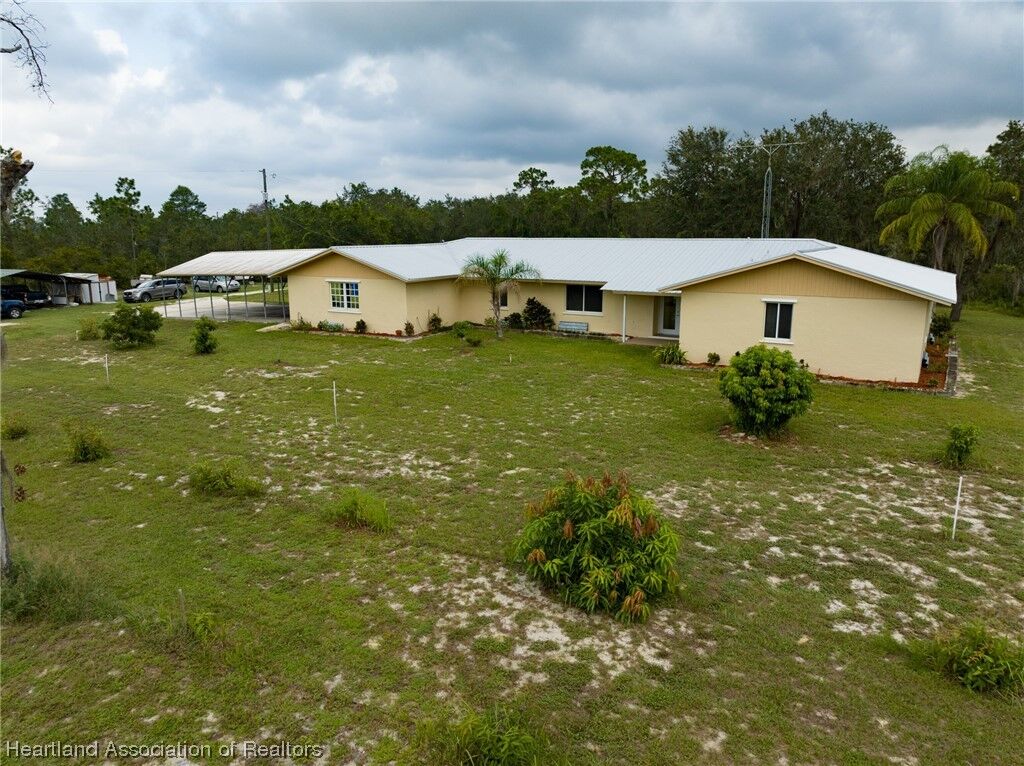 Property Photo:  1413 Hurst Road  FL 33870 