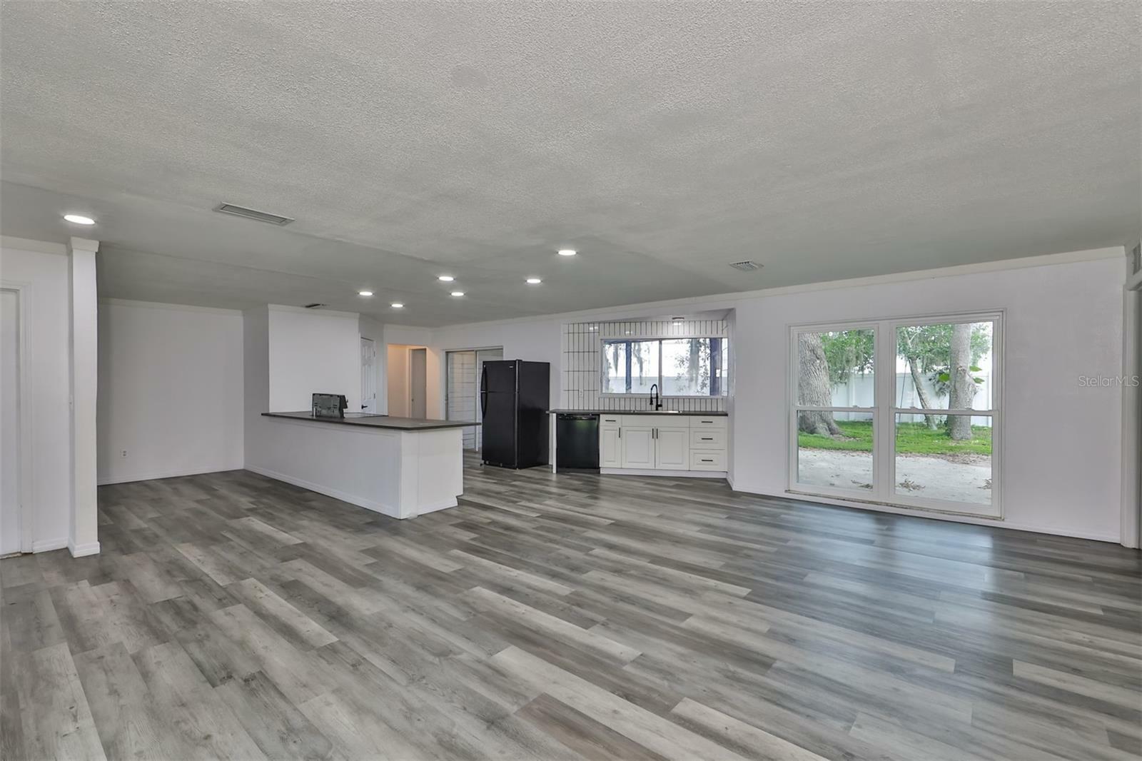 Property Photo:  3928 Oak Hammock Drive  FL 33511 