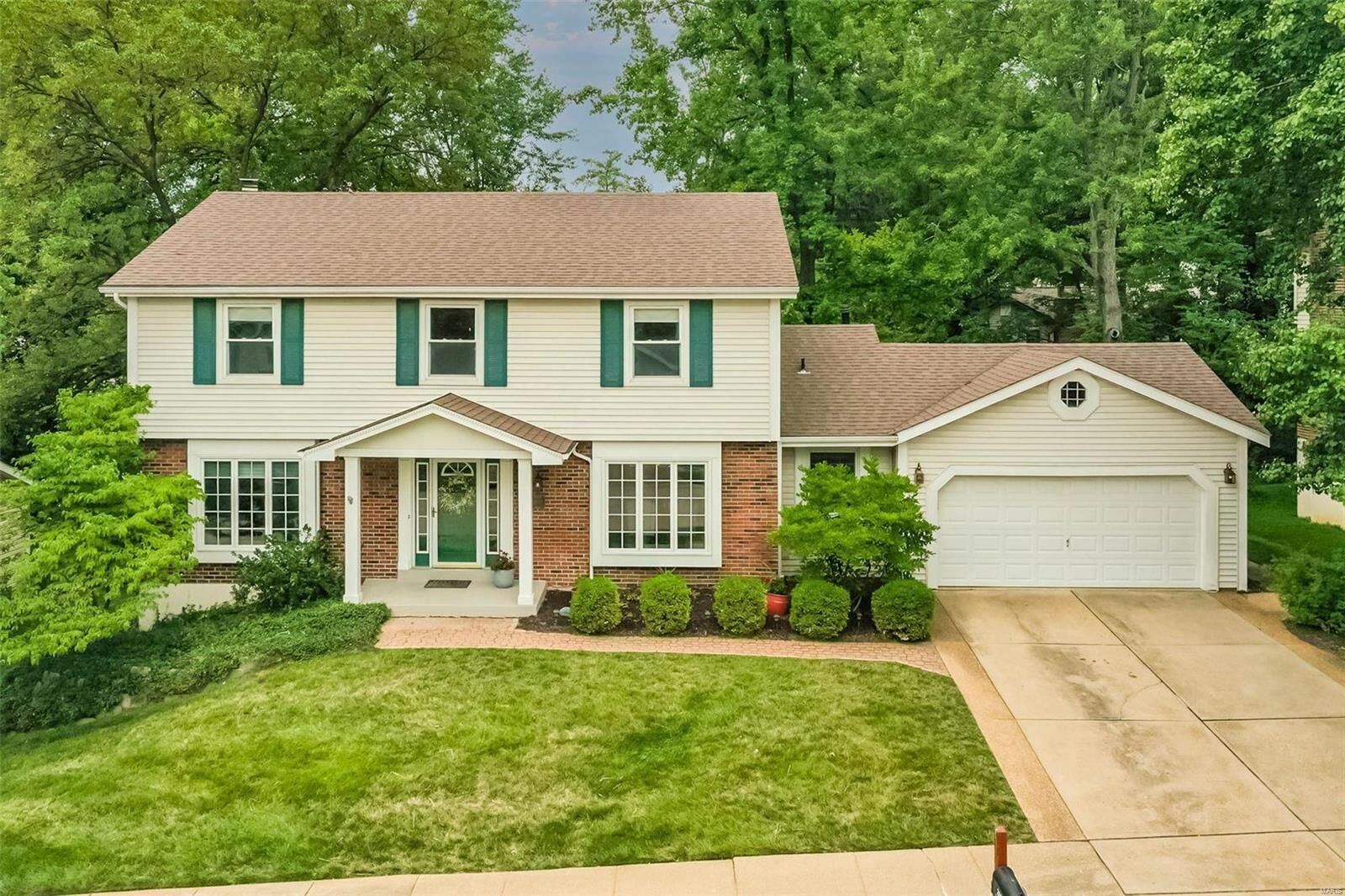 Property Photo: 2033 Honey Ridge Court MO 63017