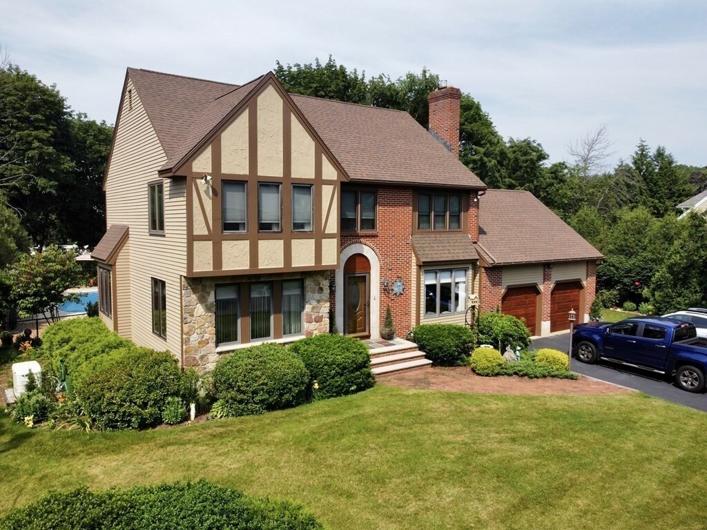 Property Photo: 5 Wedgewood MA 01830
