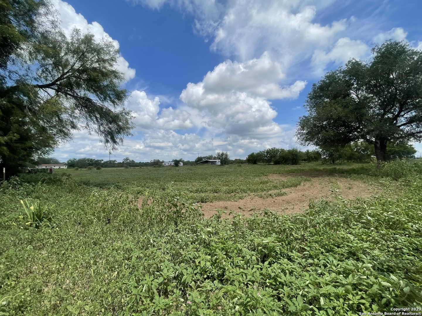 Property Photo:  1184 County Road 7611  TX 78016 