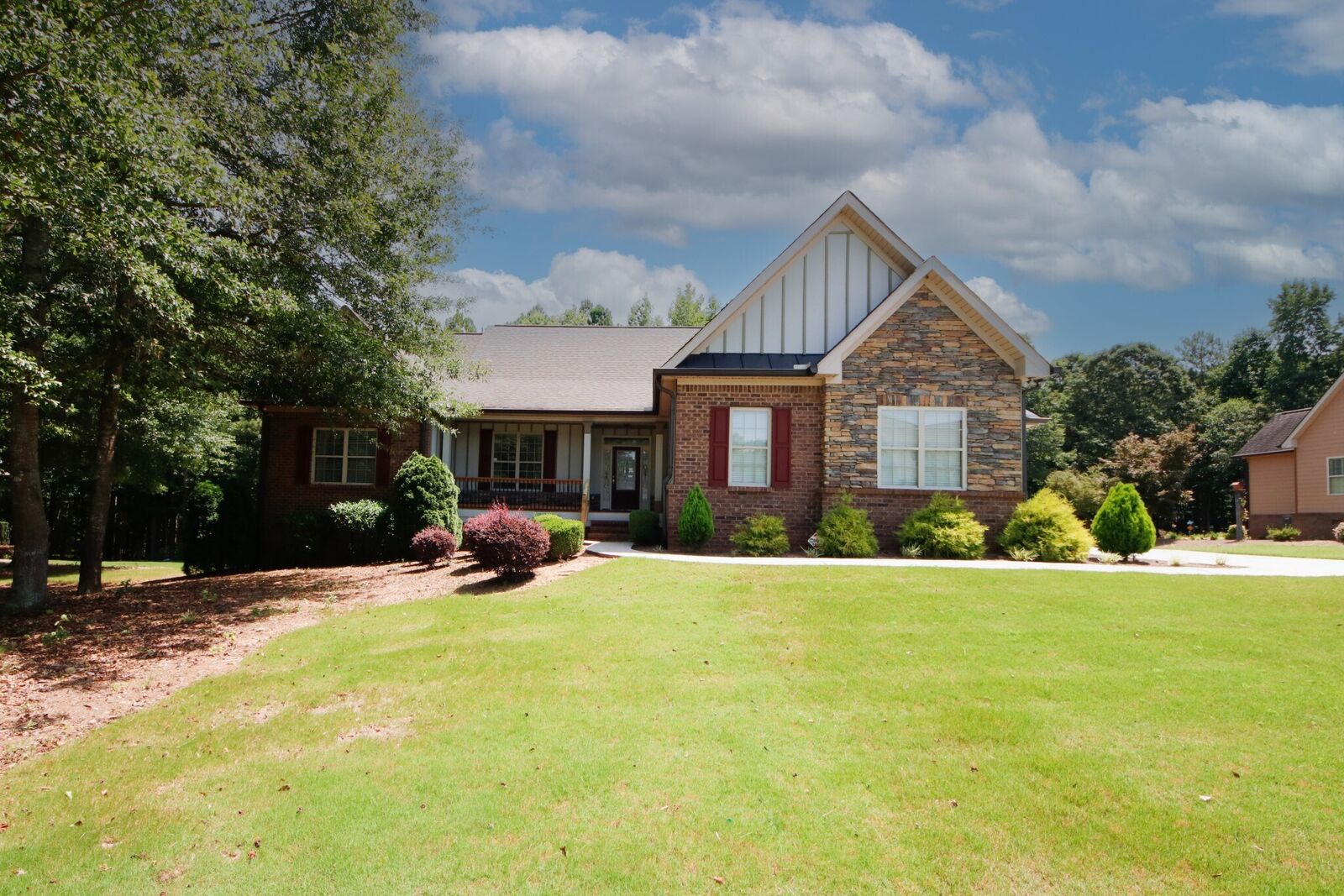 Property Photo: 733 Chimney Trace GA 30656
