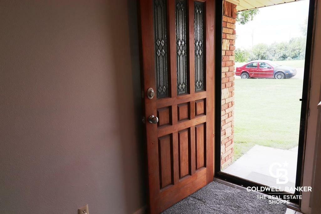 Property Photo: 404 South Maxwell Street KS 67880
