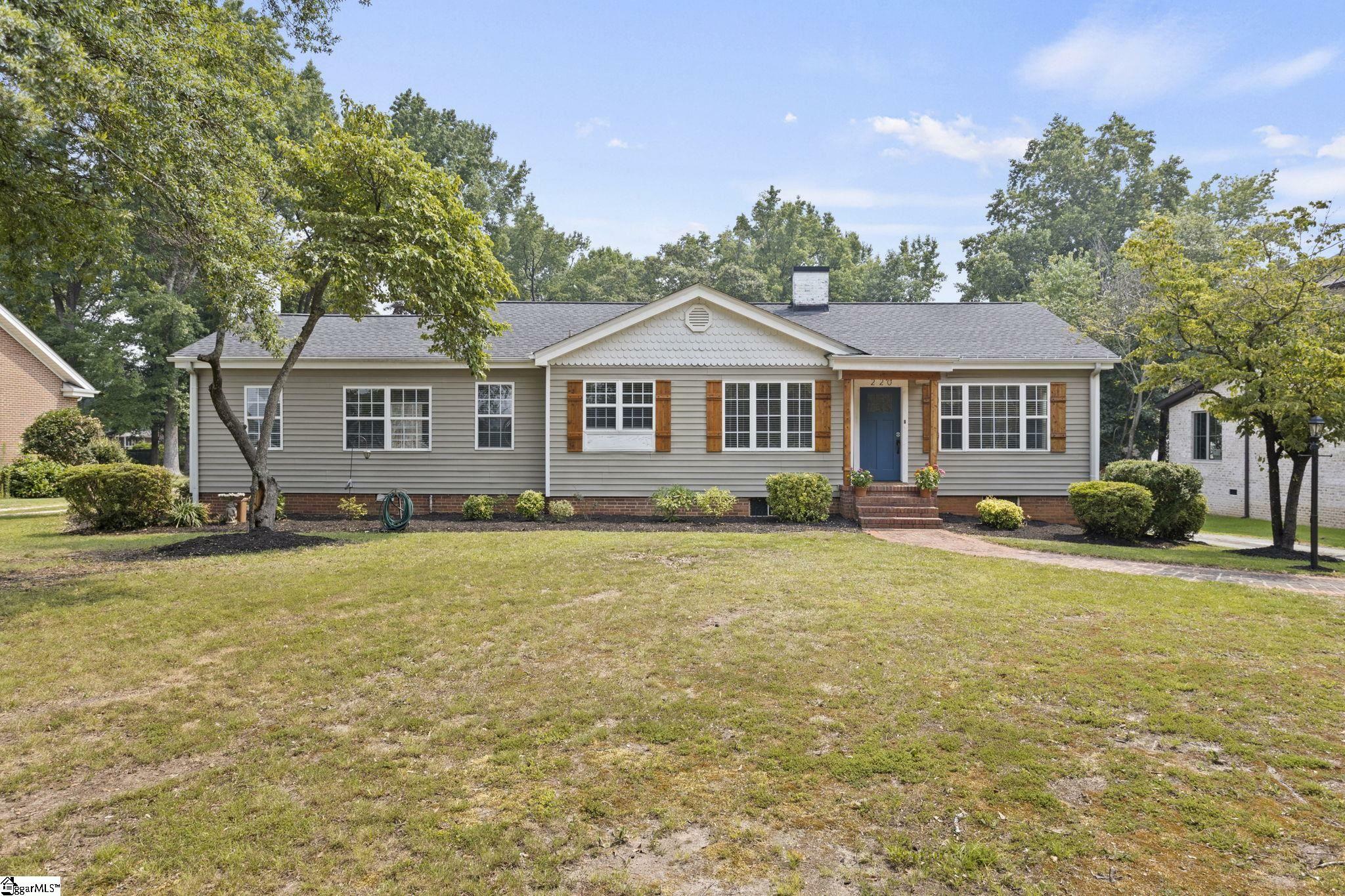 Property Photo:  220 Pine Knoll Drive  SC 29609 