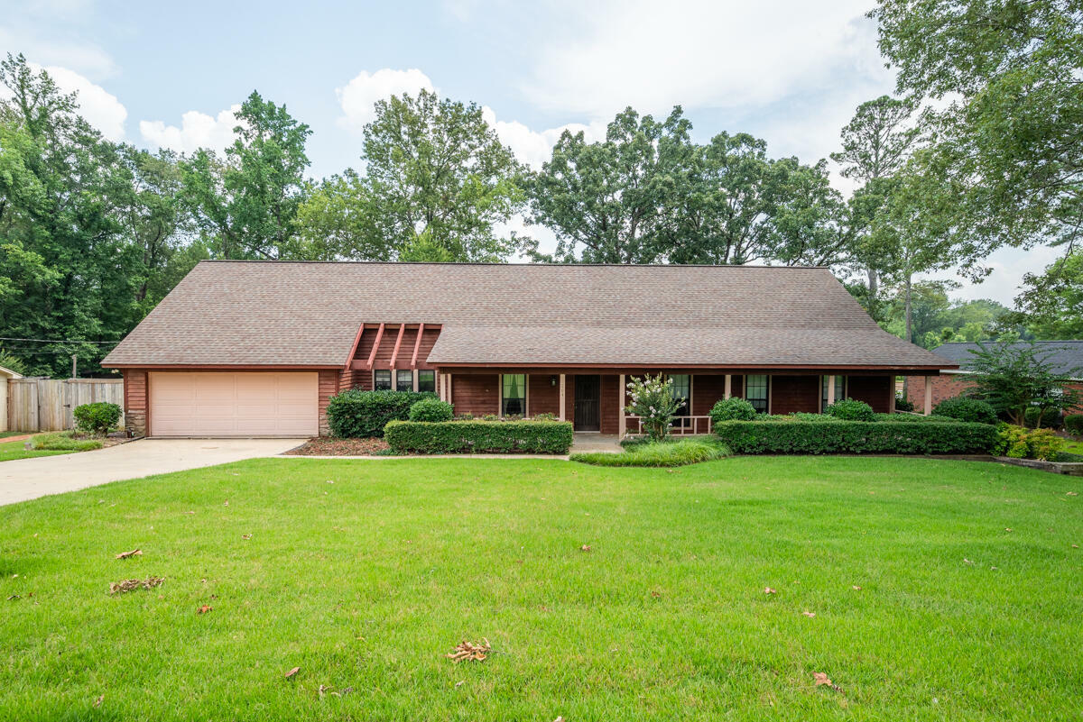 204 Williamsburg Dr  Starkville MS 39759 photo