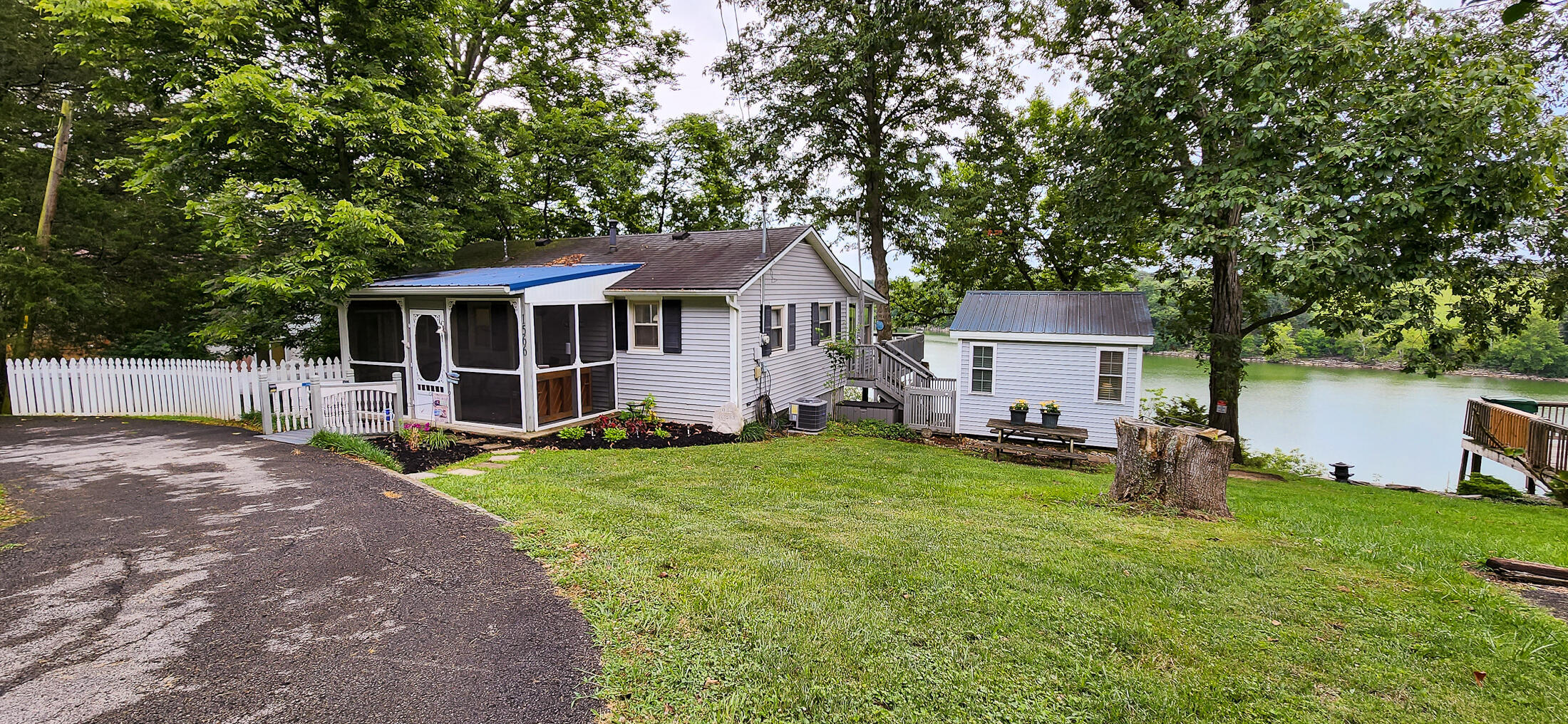 1566 Paradise Camp Road  Harrodsburg KY 40330 photo