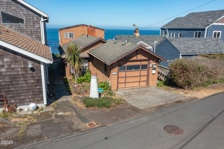 435 NW Alsea Avenue  Depoe Bay OR 97341 photo
