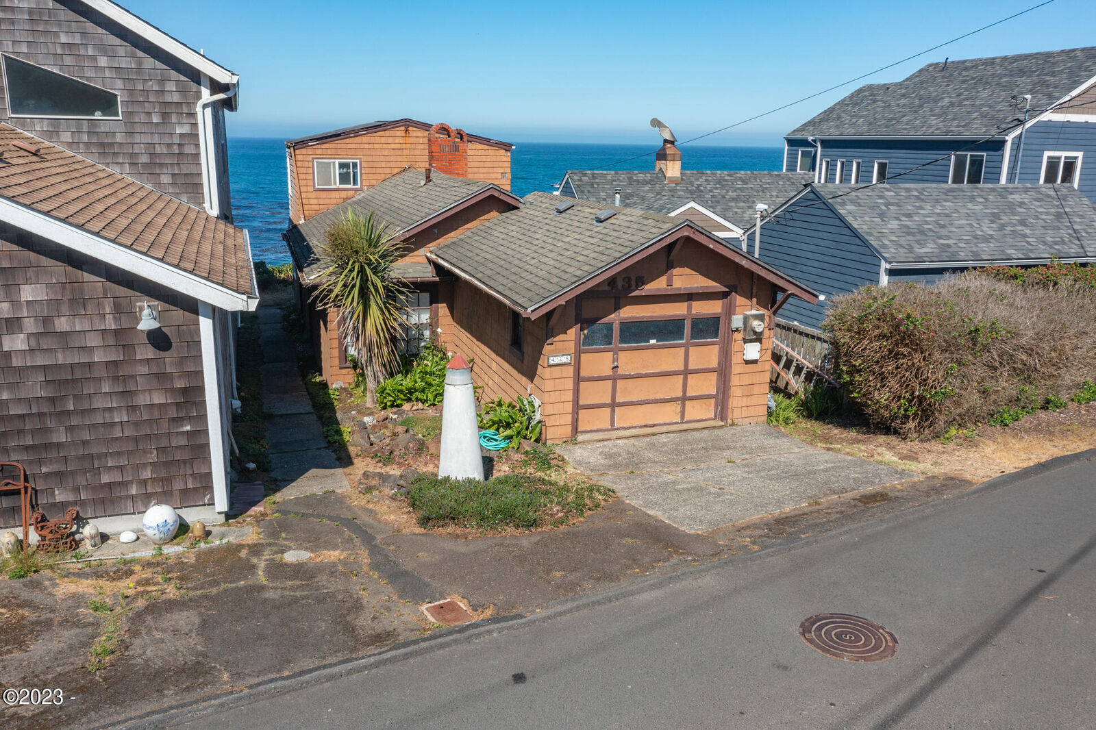 Property Photo: 435 NW Alsea Avenue OR 97341