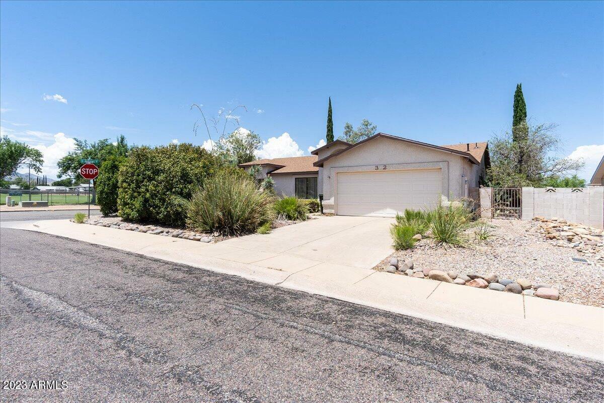 3225 Black Hawk Drive  Sierra Vista AZ 85650 photo