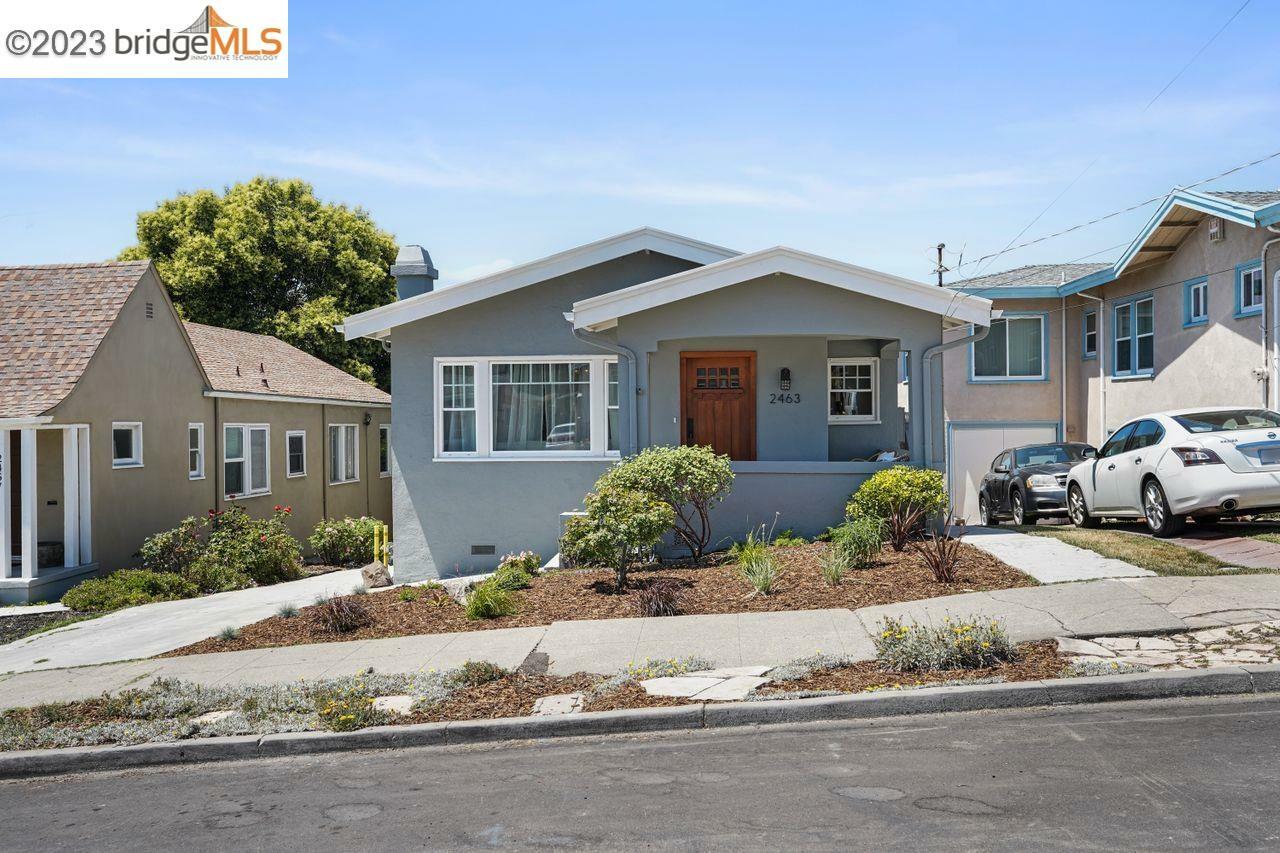 Property Photo:  2463 Maxwell Ave  CA 94601 