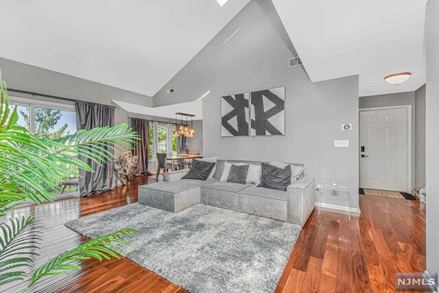 Property Photo:  1 Parkside Terrace 2C  NJ 07424 