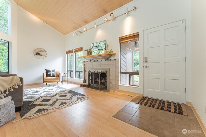 Property Photo:  2407 Princeton Court 9  WA 98229 
