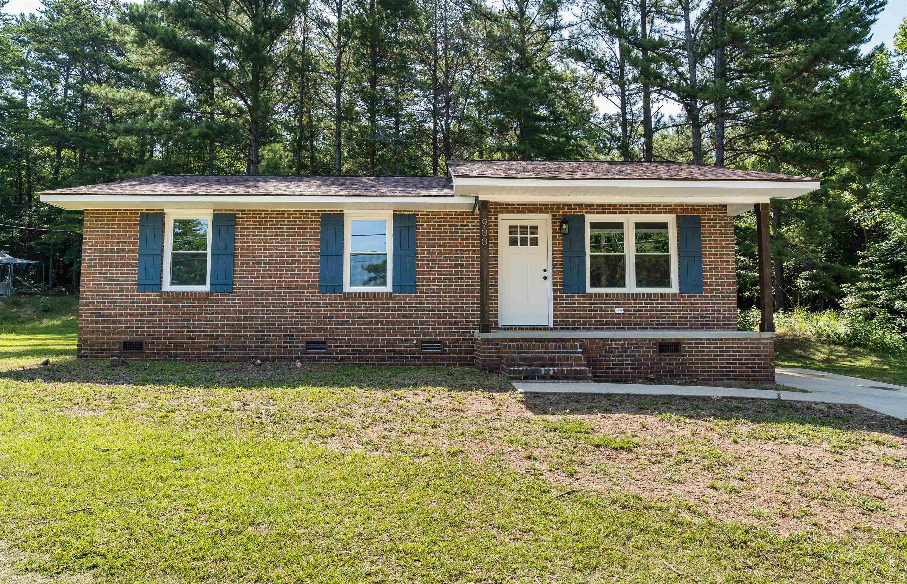 Property Photo:  900 Lakeside Drive  SC 29379 