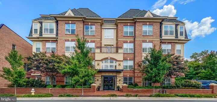 320 S West Street 201  Alexandria VA 22314 photo