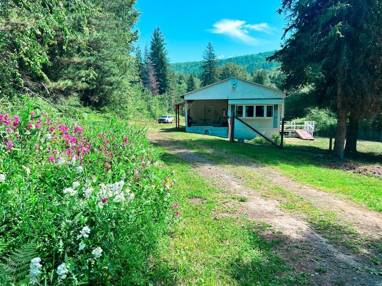1450 Bear Creek Road  Trail BC V1R4C4 photo