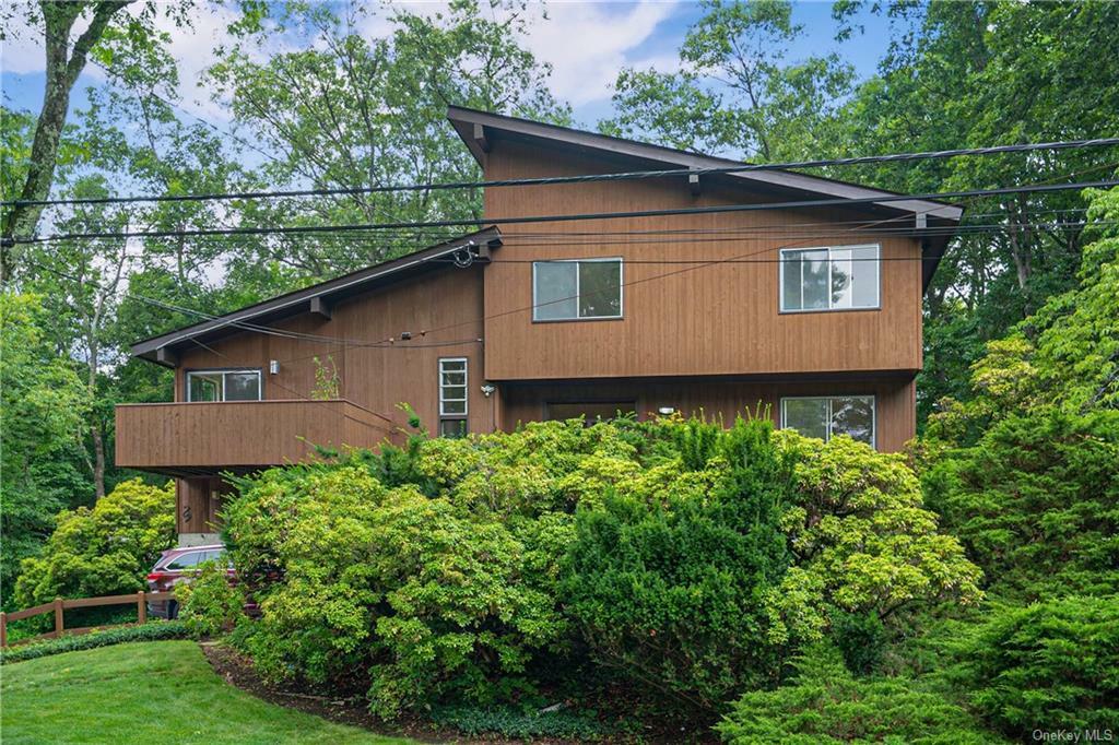 Property Photo:  29 Tamarack Trail  NY 10530 