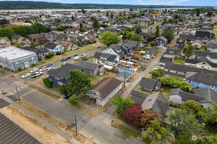 Property Photo:  409 N L Street  WA 98520 