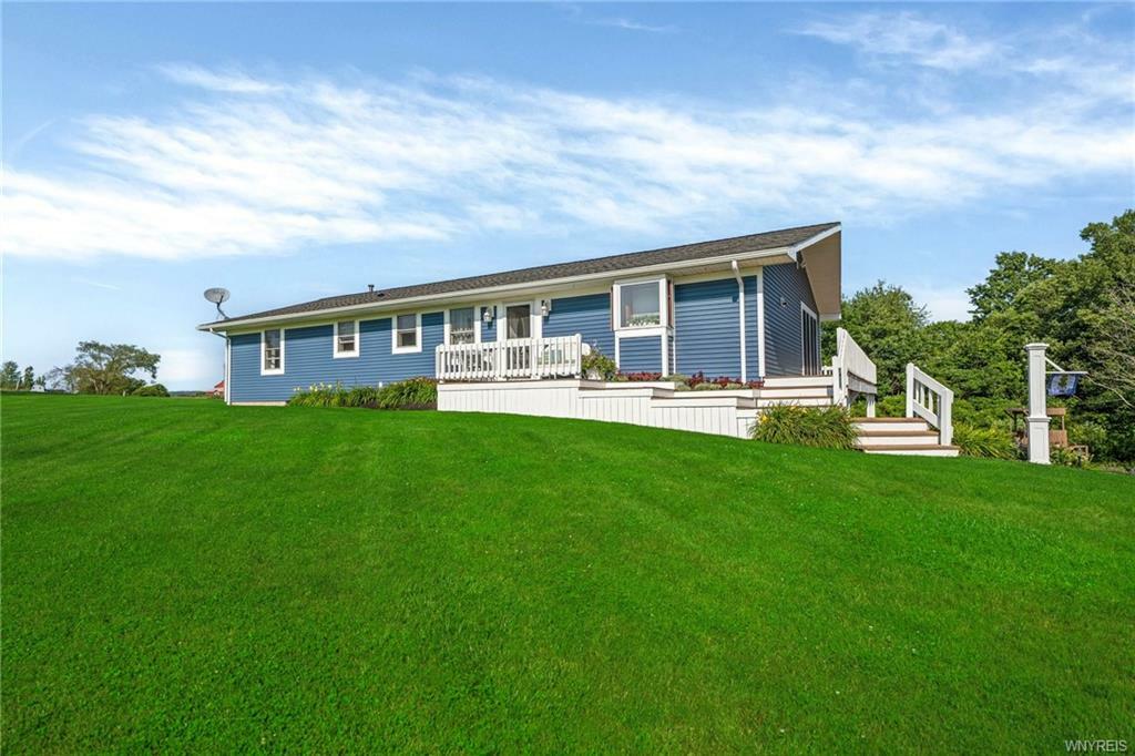 Property Photo:  8782 Cottage Road  NY 14138 