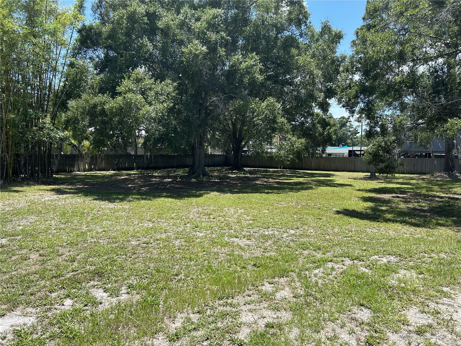 Property Photo:  505 Saint Petersburg Drive W  FL 34677 