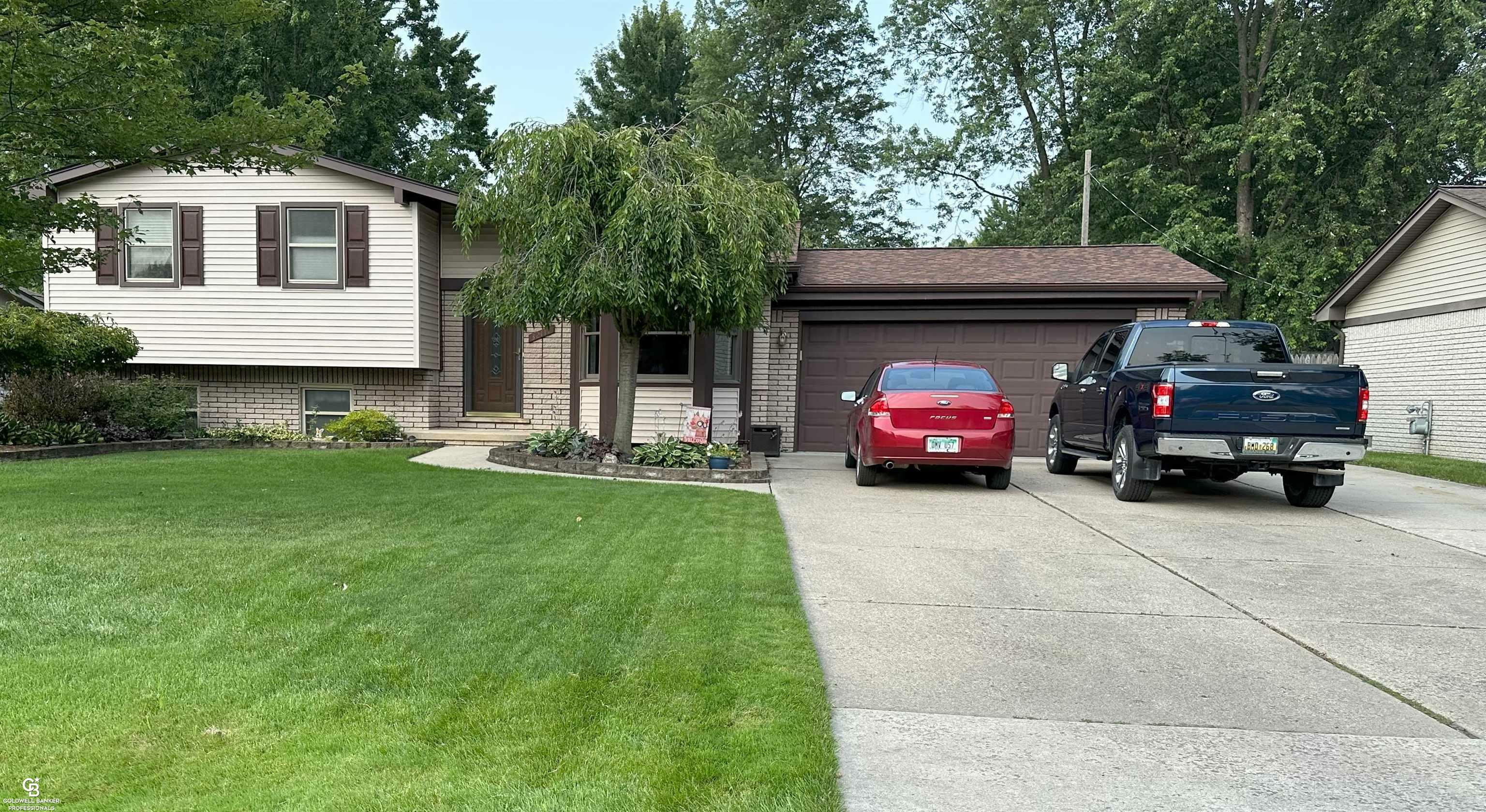 Property Photo:  32111 Riverpoint  MI 48047 