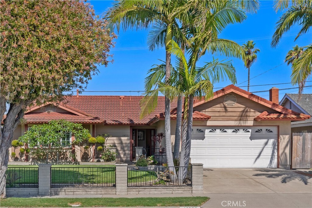 Property Photo: 14922 Sabre Lane CA 92647