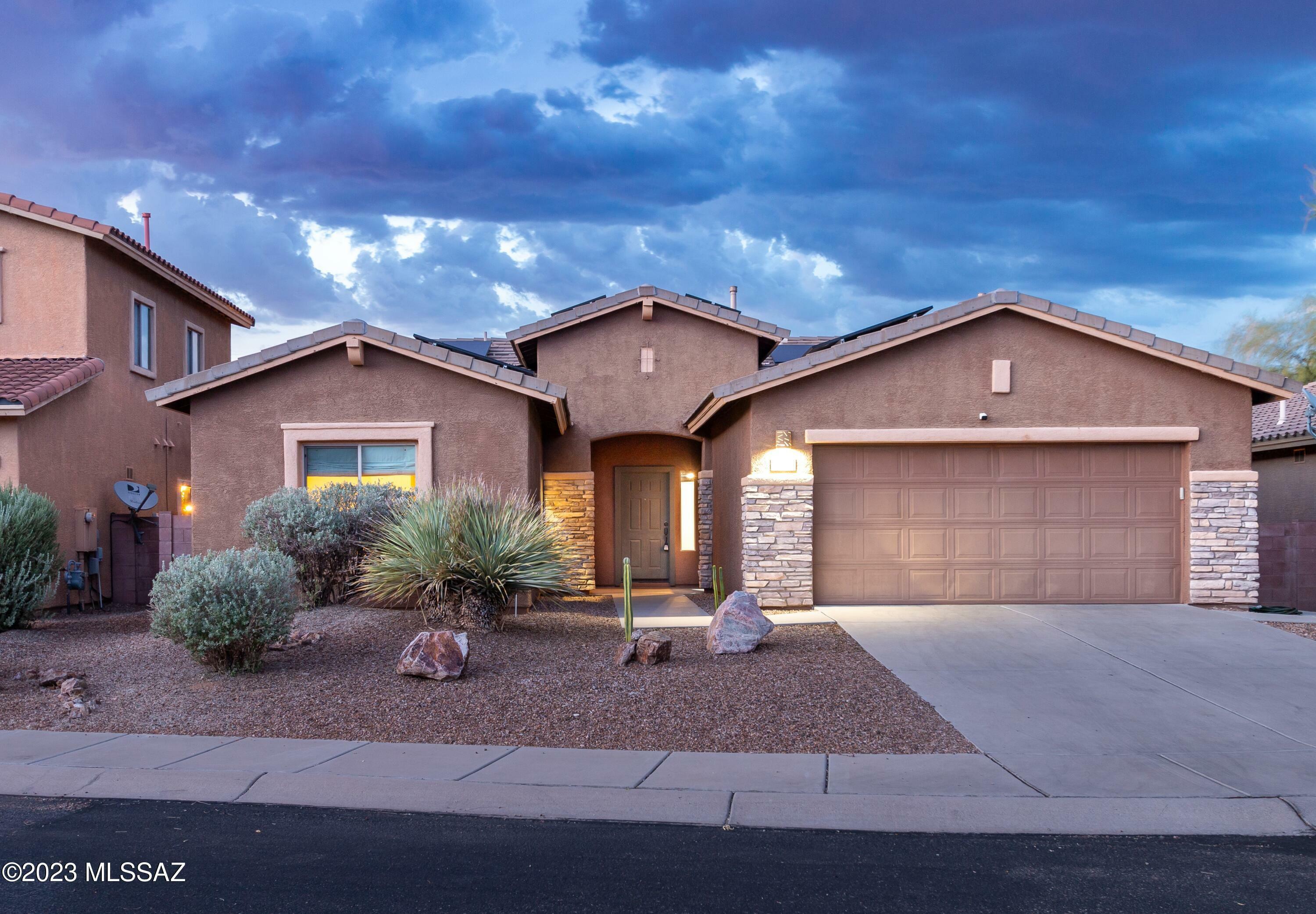 Property Photo:  7112 W Amber Burst Court  AZ 85743 