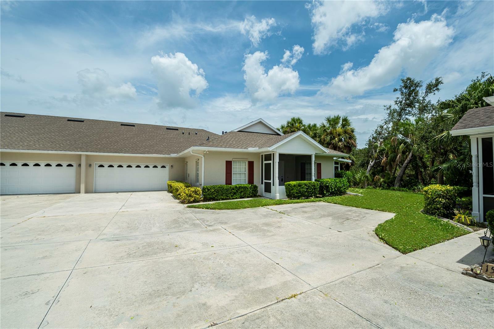 Property Photo:  1563 Red Oak Lane  FL 33948 