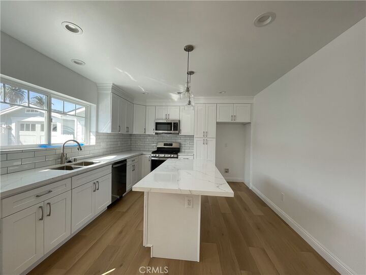 Property Photo: 707 Columbia Place CA 90501